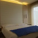 Columbus 4*