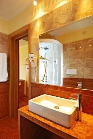 Columbus 4*