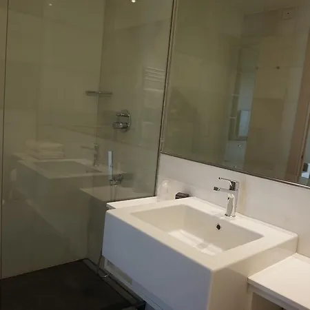 Columbus 4*