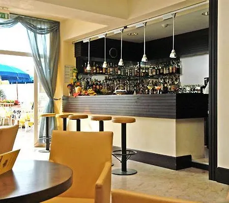 Columbus 4*