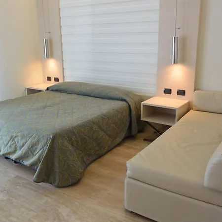 Columbus 4* لينانو سابيادورو