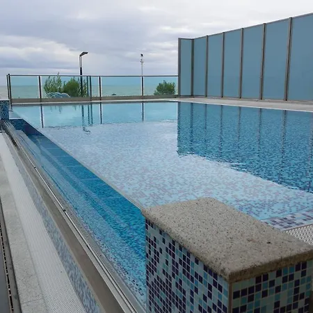 فندق Columbus 4*