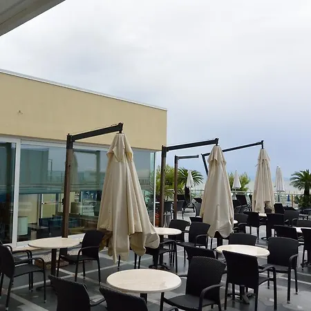 Columbus 4* لينانو سابيادورو