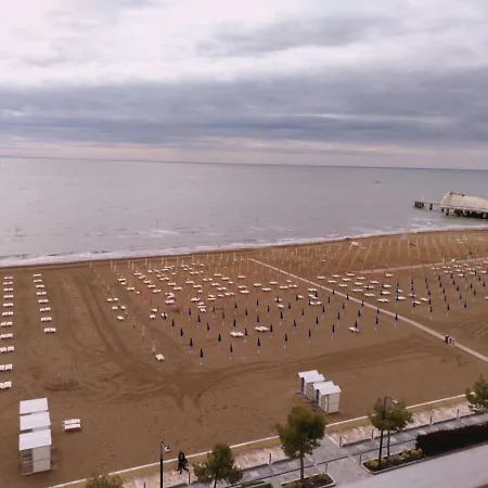 Columbus فندق 4*